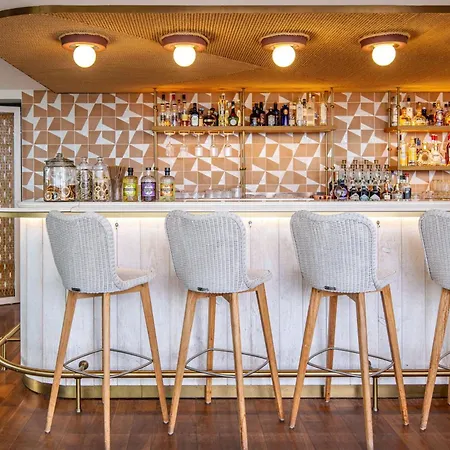 Renaissance Szálloda 4*